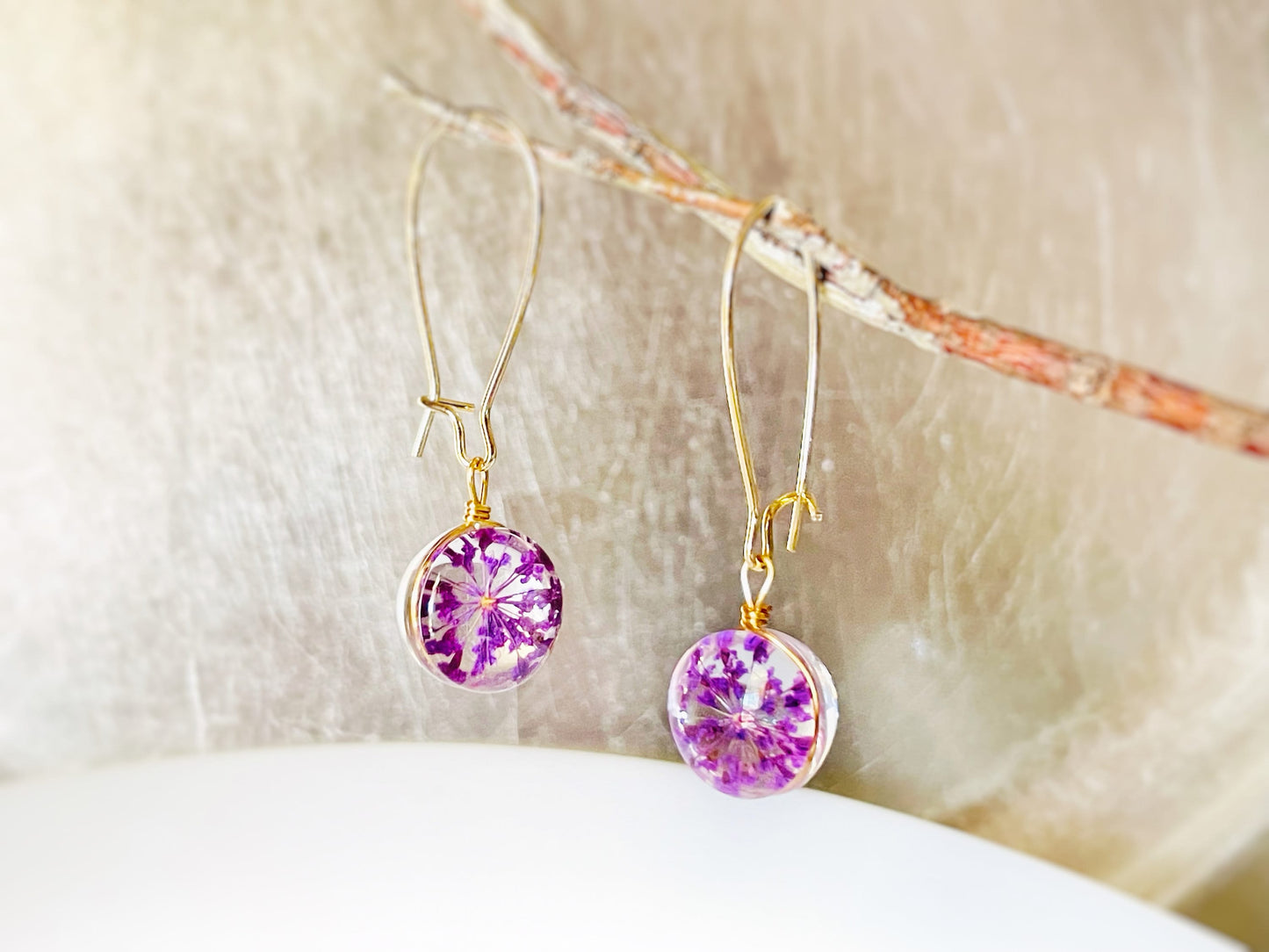 Purple fresh flower ball dangle earrings, fresh dried flower resin ball drop earrings, gift for mom, gift for her