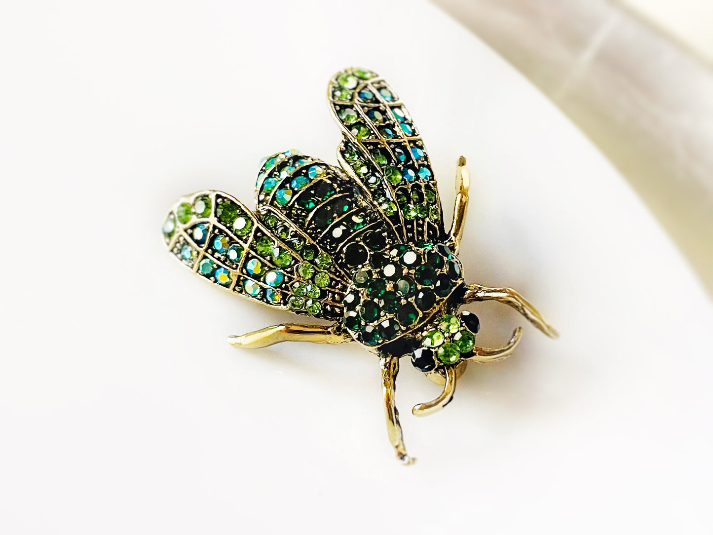 Peridot green crystal bee brooch antique gold, green crystal animal pin, statement crystal bee brooch, gift for her, gift for mom