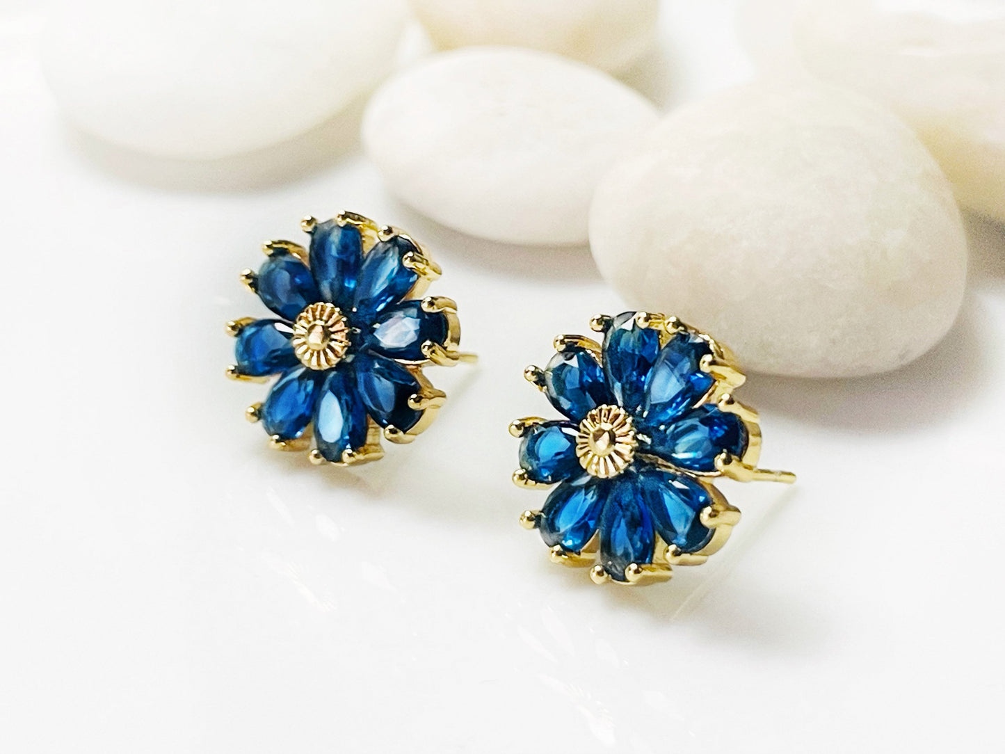 Sapphire flower stud earring 925 silver post, navy blue gemstone daisy flower stud, September birthstone earring, gift for mom, gift for her