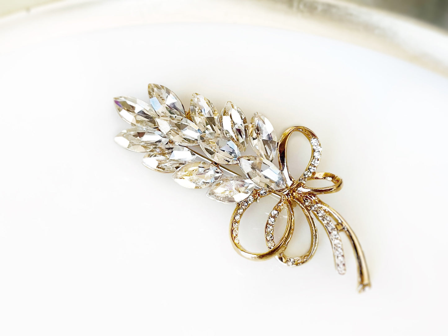 Fancy crystal bouquet brooch gold, ruby red flower wedding brooch, dark red color crystal bridal brooch, gift for her, gift for mom